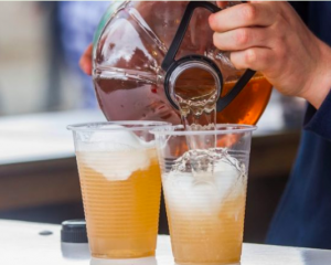 Atención con el vino y el terremoto: Pueden manchar y hasta dañar sus dientes