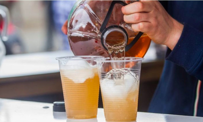 Atención con el vino y el terremoto: Pueden manchar y hasta dañar sus dientes