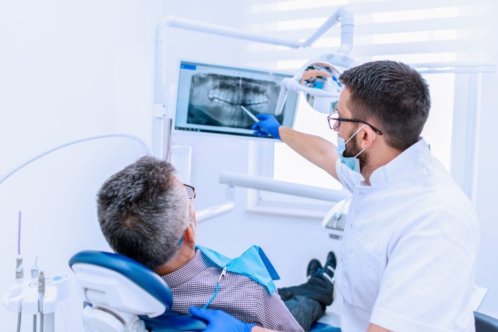 ¿Qué es un implante dental?: Todo lo que debes saber