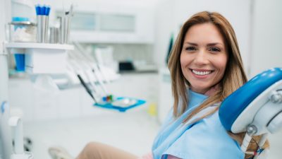 Destartraje supragingival: qué es y beneficios para tu salud dental