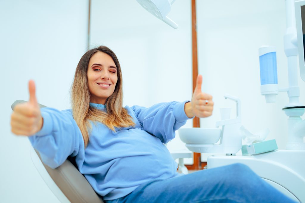 Implante dental y embarazo: cuidados, riesgos y cuándo hacerlo