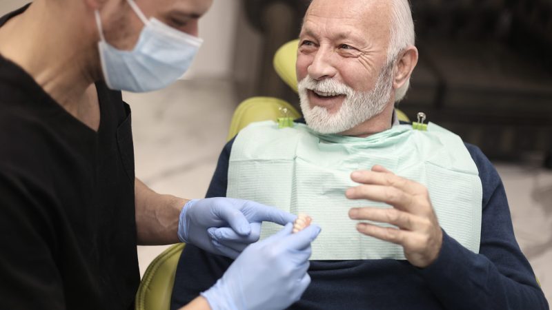 Prótesis dental: Tipos y cómo elegir la mejor opción