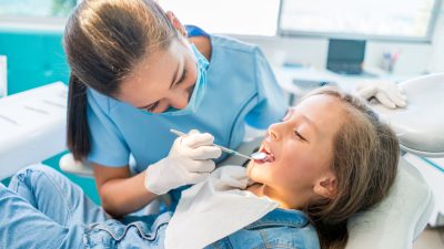 Anestesia dental infantil: Cómo funciona y cómo preparar a tu hijo
