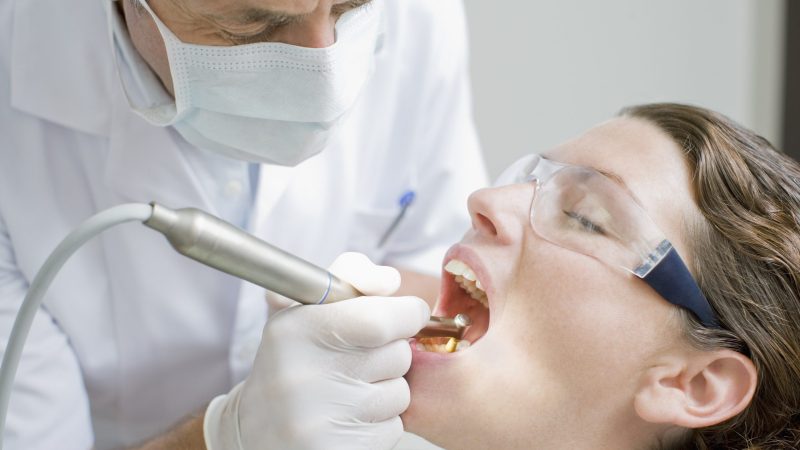 Destartraje dental: La clave para prevenir problemas en tus encías