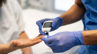 Diabetes y periodontitis: la relación de ida y vuelta que debes conocer